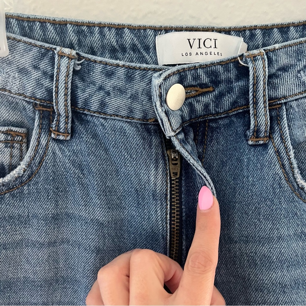 VICI Los Angeles Wide Leg Raw Hem Jeans Size 29 - Picture 6 of 12